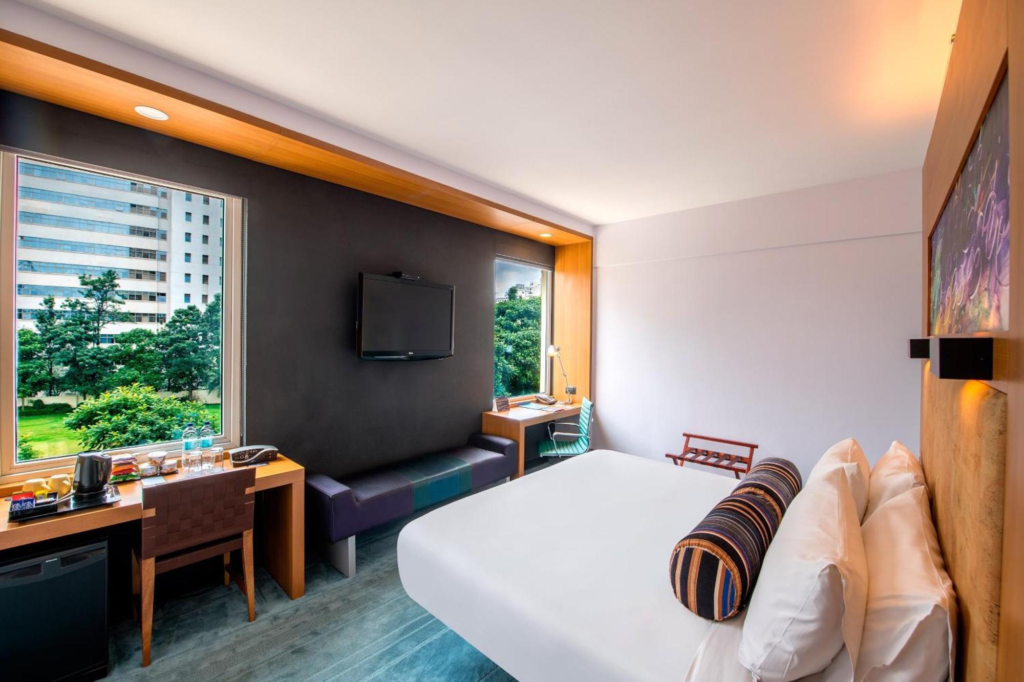 Aloft Bengaluru Whitefield Bangalore Exterior foto
